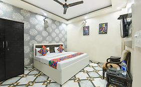 Fabhotel Royal Mountain